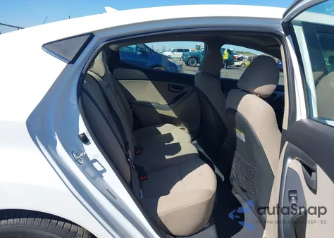 2016 Hyundai Elantra Value Edition z USA, uszkodzony, nr VIN 5NPDH4AE1GH735515